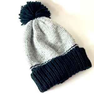 Madison 88 Pom-Pom Knit Hat Gray Black